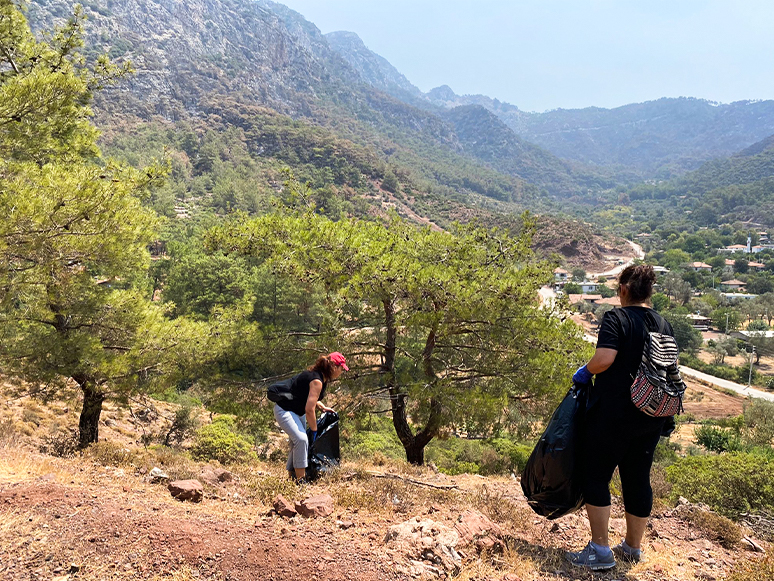Marmaris’te Gönüllülerden Temizlik Hareketi