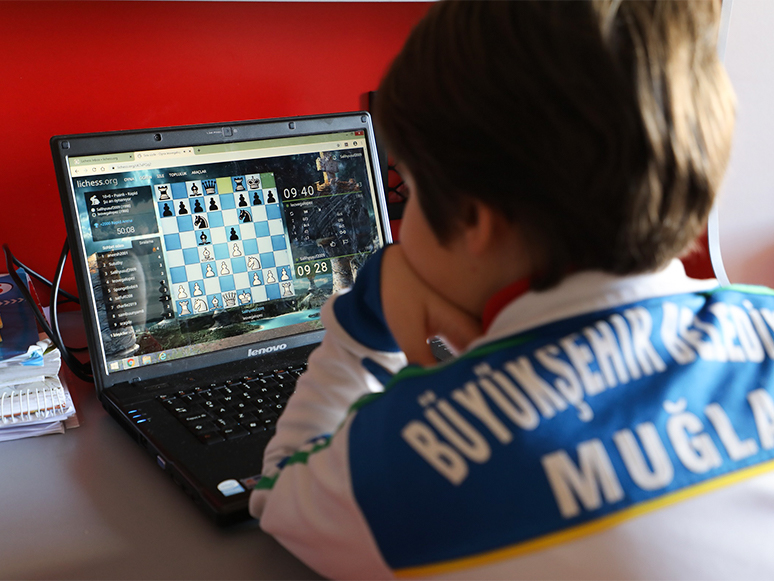 7. Online Lichess Satranç Turnuvasına 4 Bin 314 Kişi Katıldı 
