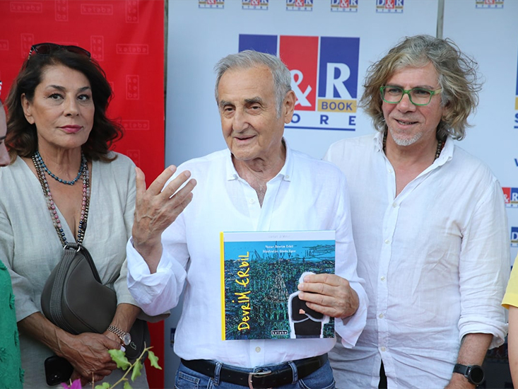 Ressam Devrim Erbil, Bodrum'da Kitabının Tanıtımına Katıldı