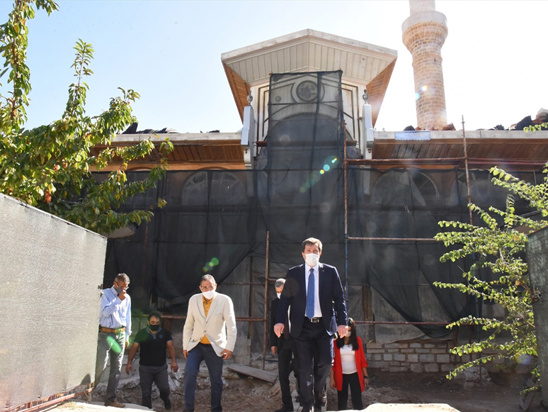 Vali Tavlı’dan Tarihi Kurşunlu Camii’nde İnceleme