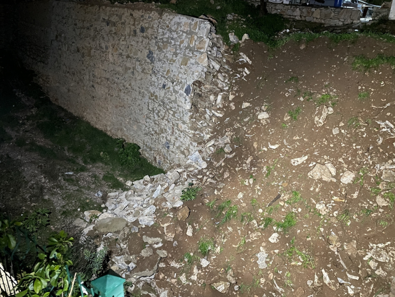 Bodrum'da İstinat Duvarı Çöken İki Ev Tedbir Amacıyla Tahliye Edildi