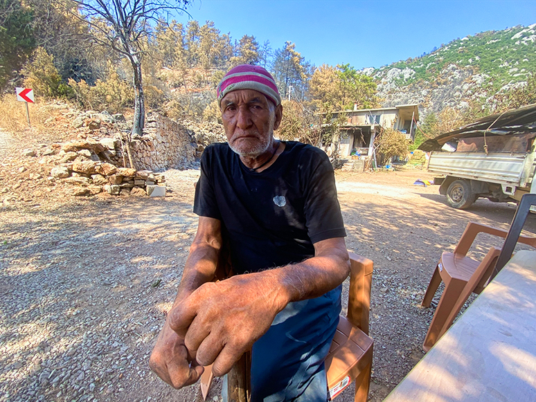 Evi Yanan Marmarisli 81 Yaşındaki Mustafa Kılıç'ın Orman Hassasiyeti Duygulandırdı
