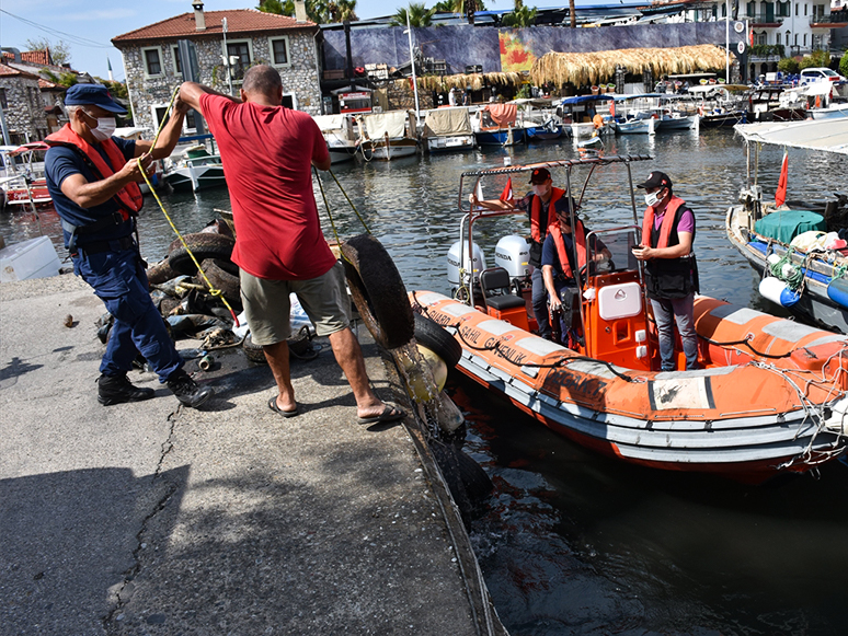 Marmaris'te Dalgıçlar, Derelerde Temizlik Yaptı