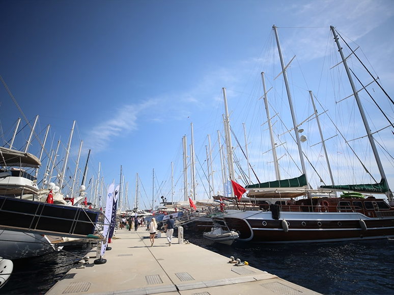 Turistler Birbirinden Lüks Bodrum Guletleriyle Maviliklere Yelken Açıyor