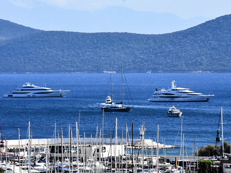  Lüks Yatlar Bodrum'da İlgi Odağı Oldu