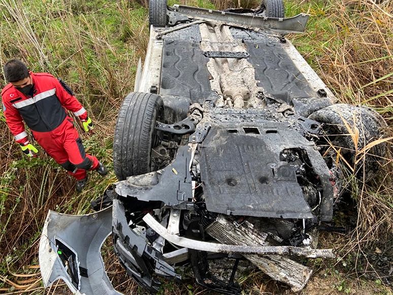 Dere Yatağına Devrilen Otomobilin Sürücüsü Öldü