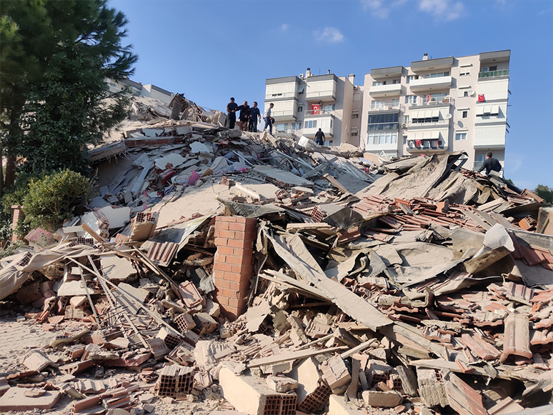 İzmir Büyükşehir Belediye Başkanı Soyer: 20'ye Yakın Binada Yıkım İhbarı Var