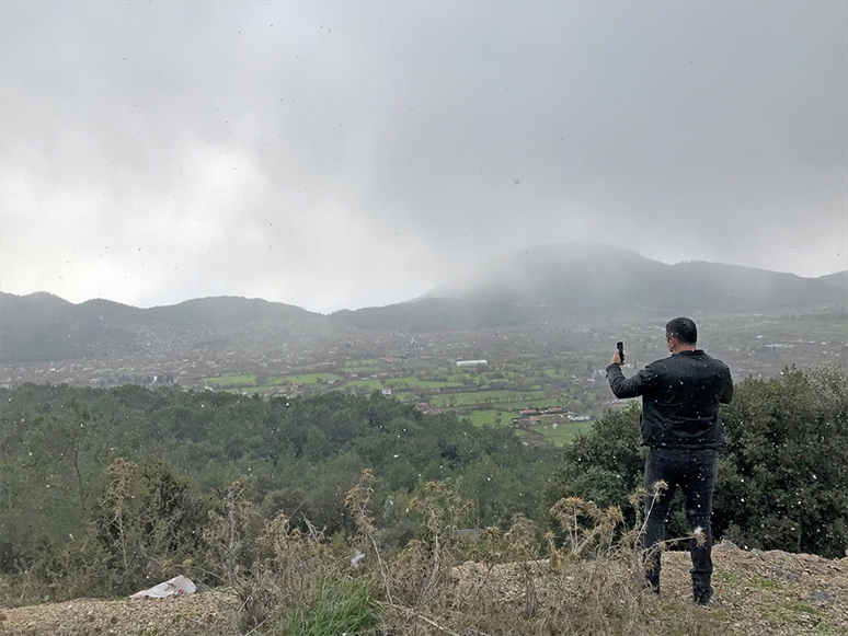 Fethiye'de Vatandaşların Kar Şaşkınlığı