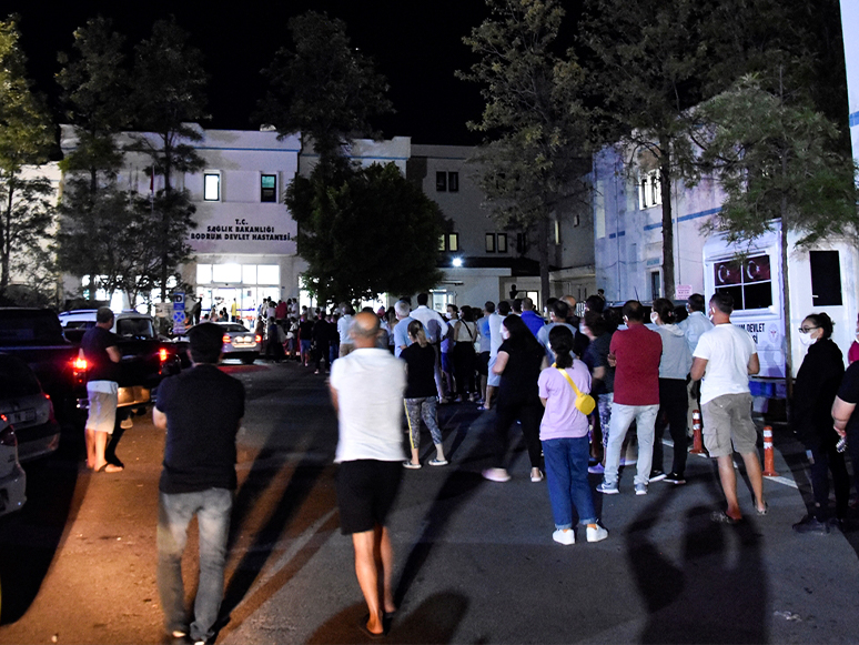 Bodrum'da Covid-19 Aşısı Olmak İsteyen Vatandaşlar Yoğunluğa Neden Oldu