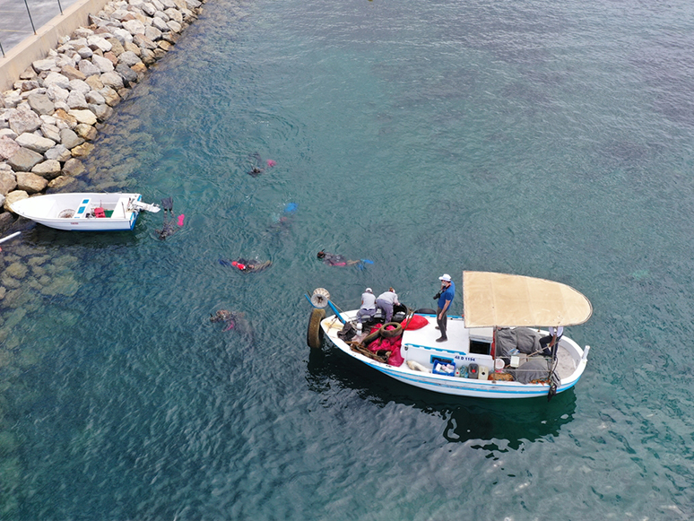 Dalgıçların Yaptığı Deniz Dibi Temizliğinde Yarım Tona Yakın Atık Toplandı