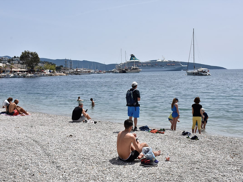 Muğla'da Sıcak Hava Sahilleri Hareketlendirdi