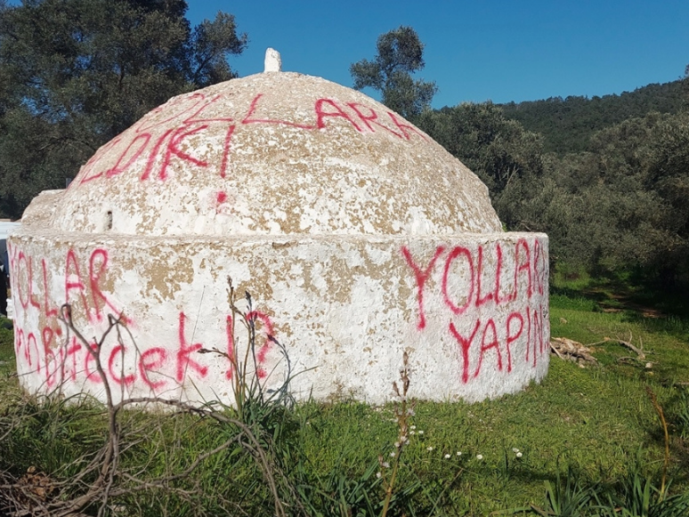 Bodrum'da Tarihi Su Sarnıcının Üzerine Yazı Yazılması Tepki Çekti