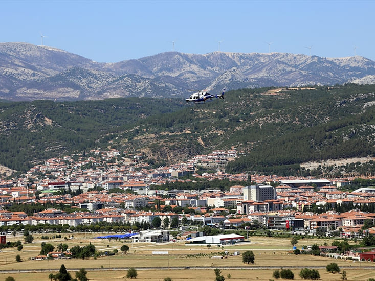 Muğla'da Turizm Merkezlerindeki Trafik Havadan Denetlendi