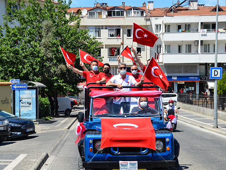 Marmaris’te Bayram Coşkusu Sokağa Taştı