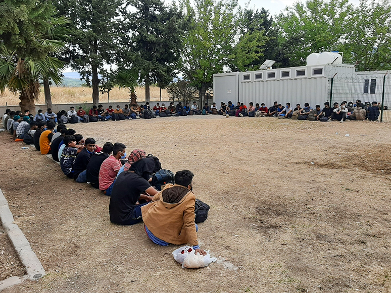 Yunanistan Unsurlarının Bu Yıl Geri İttiği Yaklaşık 6 Bin Göçmeni Türkiye Kurtardı