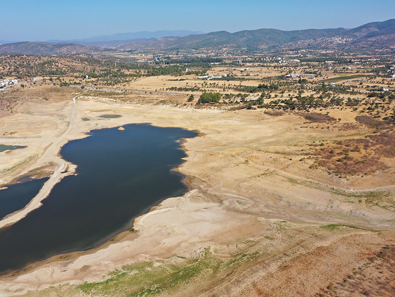 Bodrum'un Suyunu Karşılayan Mumcular Barajı Yüzde 10'luk Seviyenin Altına Düştü
