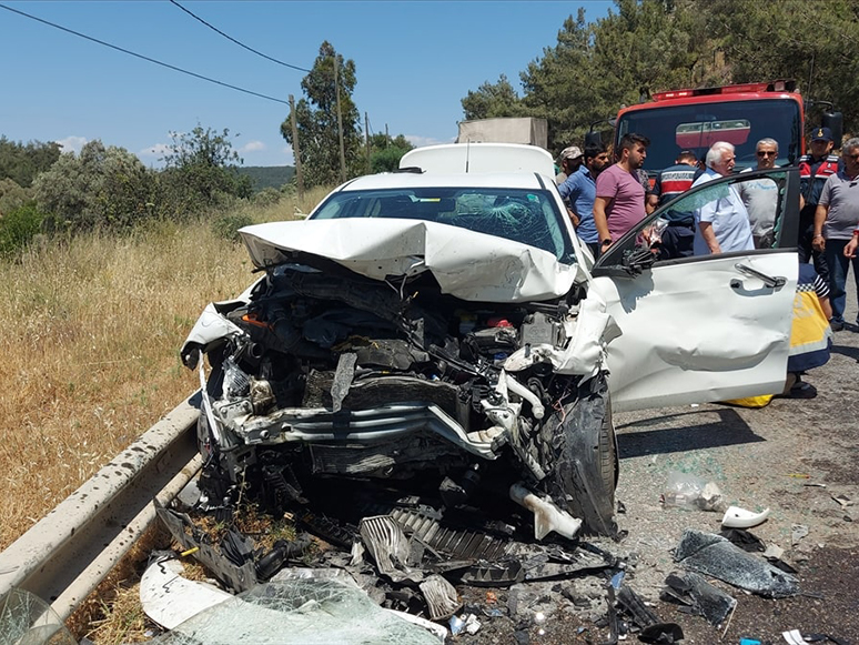 Bodrum'da İki Otomobilin Çarpışması Sonucu 1 Kişi Öldü, 3 Kişi Yaralandı