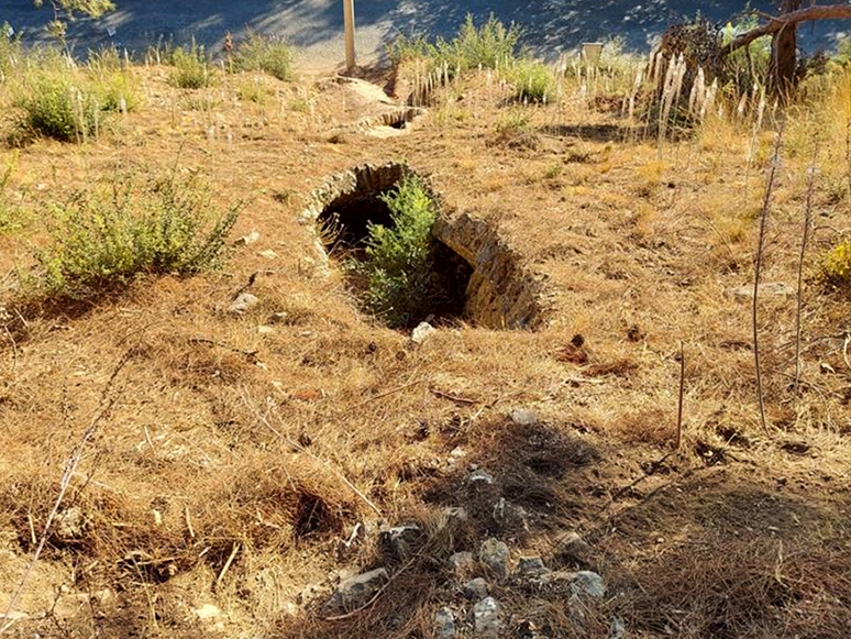 Akyaka'daki Orta Çağ'dan Kalma Kalede Tünel Bulundu