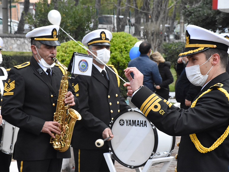 Aksaz Deniz Üs Komutanlığı Orkestrası Huzurevi Sakinleri İçin Çaldı
