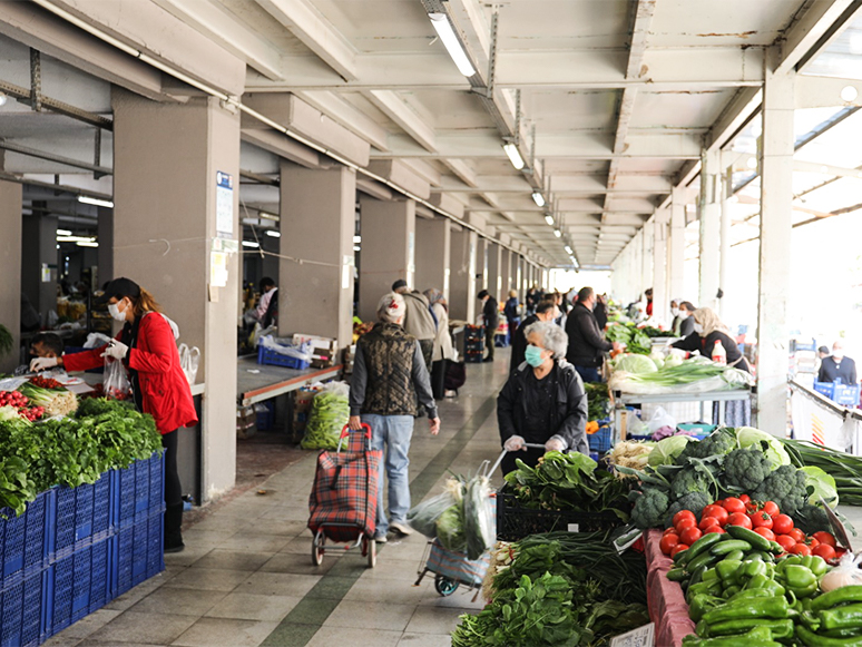 Marmaris Belediyesinden Pazarda 65 Yaş Üstüne Özel Saat Uygulaması