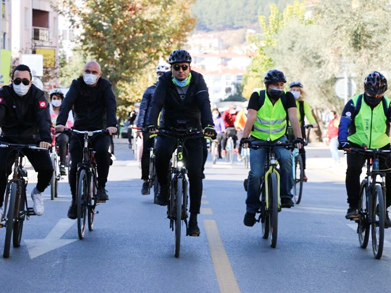 Muğla’da Öğretmenler Pedal Çevirip, Klip Çekti