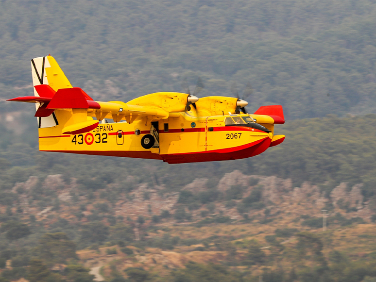 İspanya'dan Gönderilen 2 Yangın Söndürme Uçağı Muğla'da Faaliyetlerine Başladı