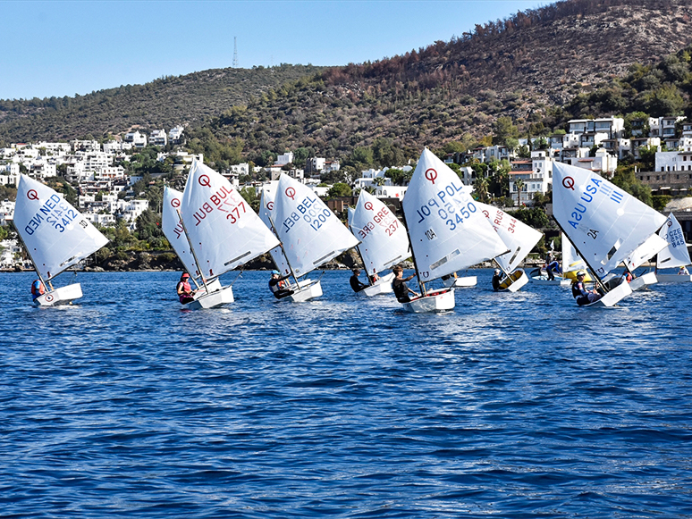 Bodrum'da Uluslararası Optimist Yarışları Devam Ediyor