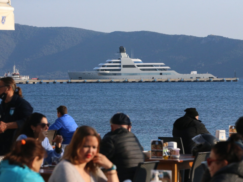 Rus Milyarder Abramoviç'in Yatı Bodrum'a Yanaştırıldı