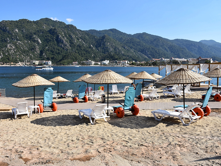 Marmaris İçmeler Halk Plajı Hizmete Açıldı