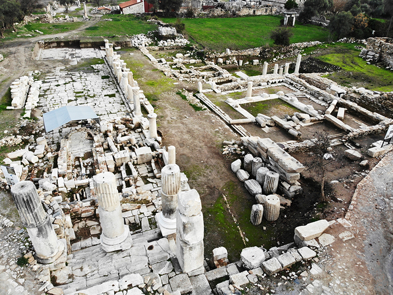 Gladyatörler Kentinin 1550 Yıllık Kilise Tabanı Özenle İşleniyor