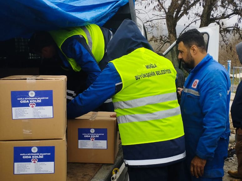 Büyükşehir’den Deprem Bölgesine Ramazan Desteği