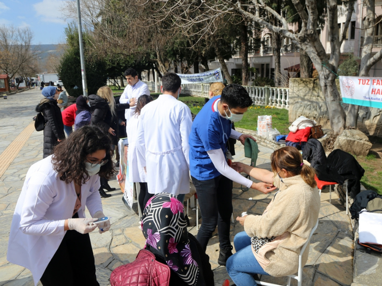 Muğla'da Ücretsiz Kan Şekeri ve Tansiyon Ölçümü Yapıldı