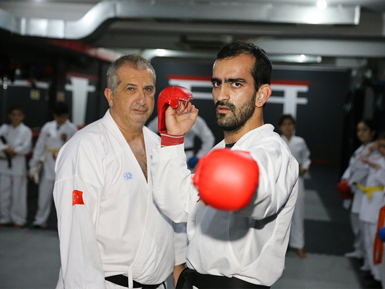 İşitme Engelli Rifat Can'ın Hedefi Karatede Dünya Şampiyonluğu