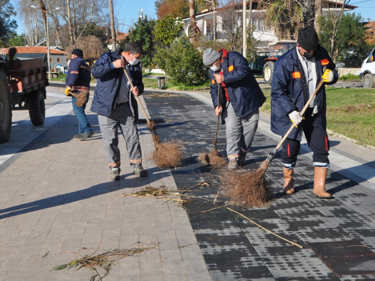 Muğla'da Su Taşkınından Etkilenen Vatandaşların Yaraları Sarılıyor 