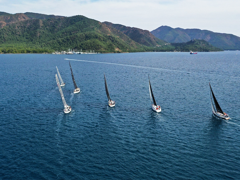 Marmaris'te Yelkenler İzmirli Depremzedeler İçin Açılacak