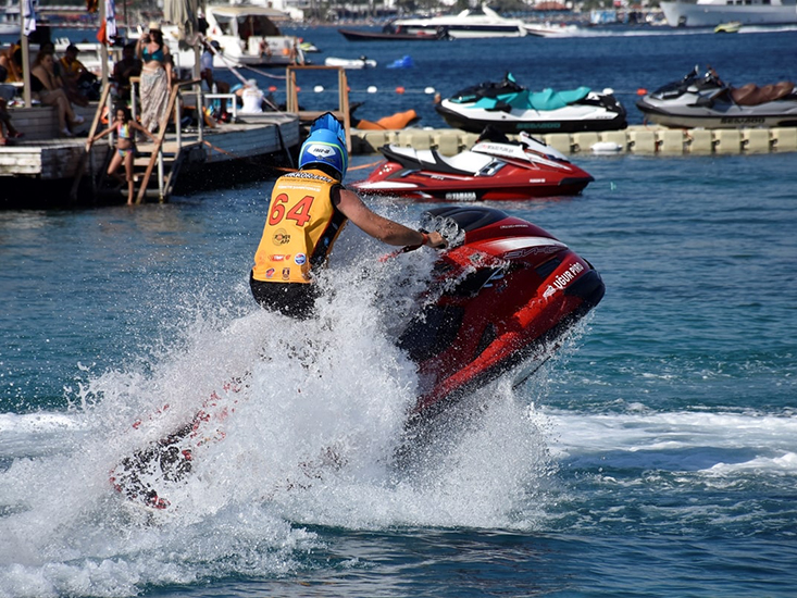 Türkiye Su Kayağı, Wakeboard Su Jeti ve Flyboard Şampiyonası Bodrum'da Yapıldı