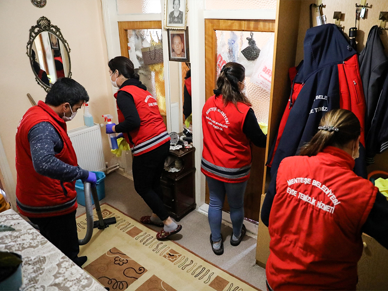 Menteşe'de 500 Yaşlıya Evde Bakım Hizmeti Veriliyor