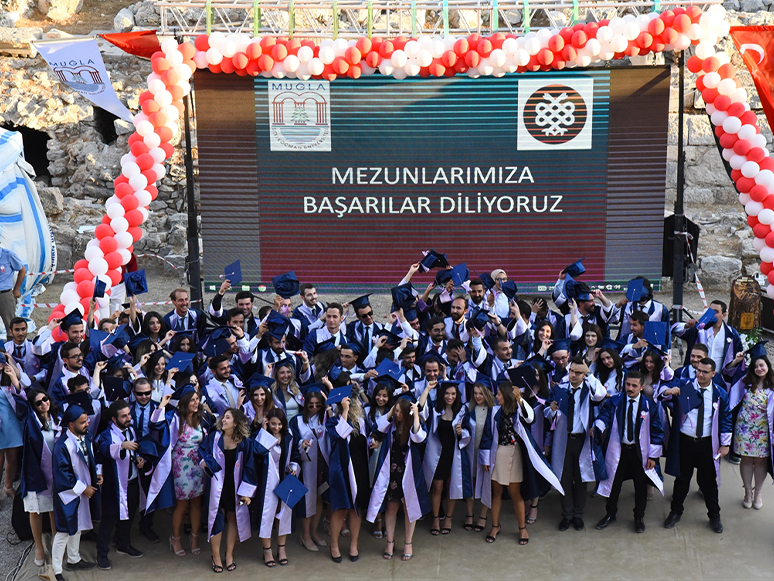 Tıp Fakültesi Mezunları, Diplomalarını Modern Tıbbın Kurulduğu Knidos Antik Kenti'nde Aldı