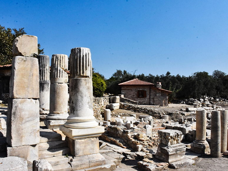 Gladyatörler Kenti Stratonikeia Antik Kenti’nde Geçmişteki Depremlerin İzleri Araştırılıyor