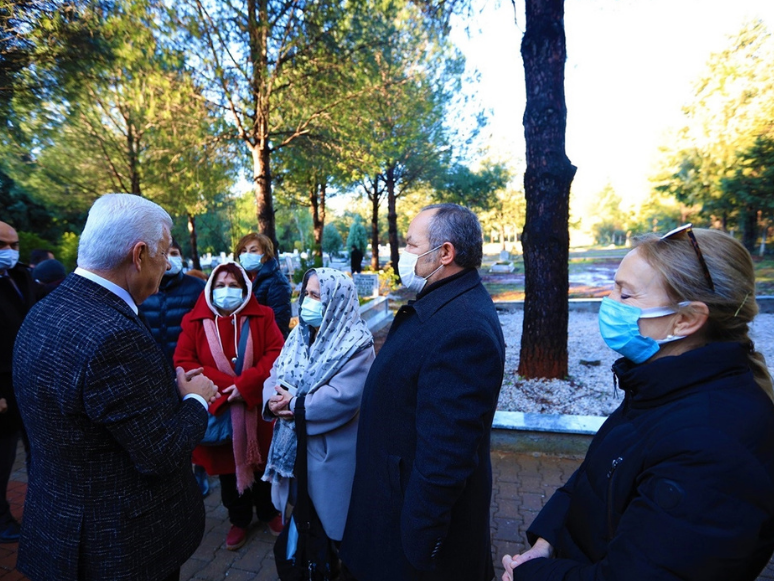 Gazeteci ve Yazar Şadan Gökovalı, Muğla'da Mezarı Başında Anıldı