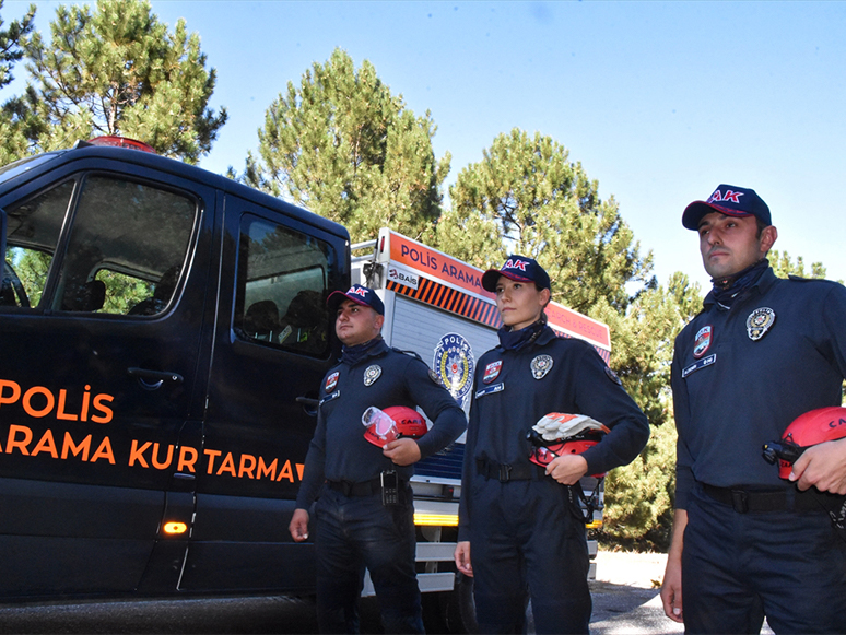 Polis Arama Kurtarma Ekipleri Muğla'daki Orman Yangınlarında Görev Alıyor