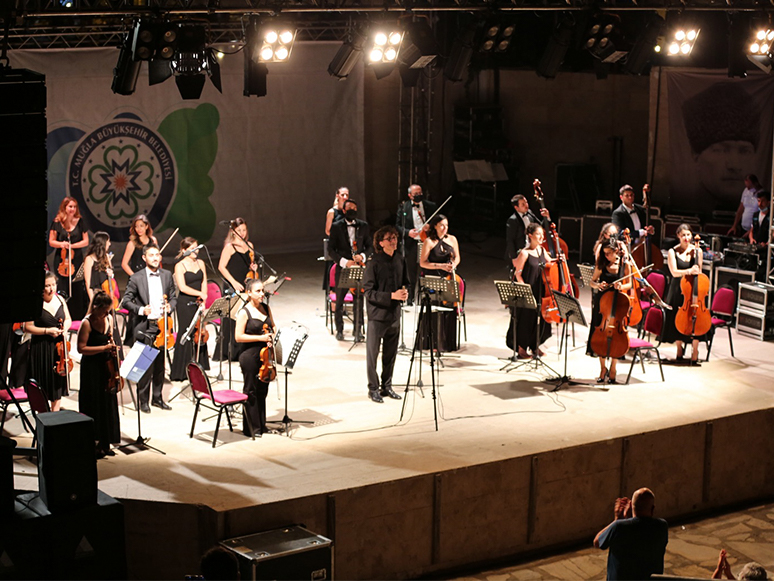 Muğla Büyükşehir Belediyesinden Yaza Merhaba Konseri