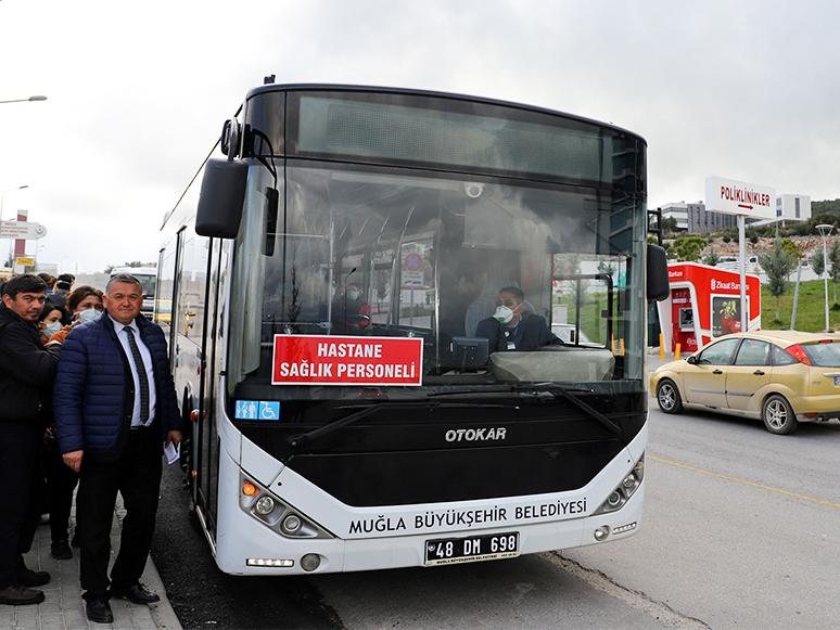 Muğla Büyükşehir Belediyesi Sağlık Çalışanlarını Ücretsiz Taşıyor