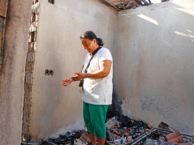 Milas'taki Yangında Evi Hasar Gören Kadın Yaşadıklarını Gözyaşıyla Anlattı