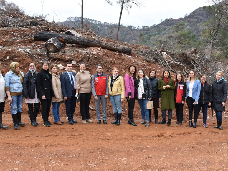 Marmaris'te Cumhuriyet Tarihinin Şehit Kadınları İçin Fidan Dikildi 