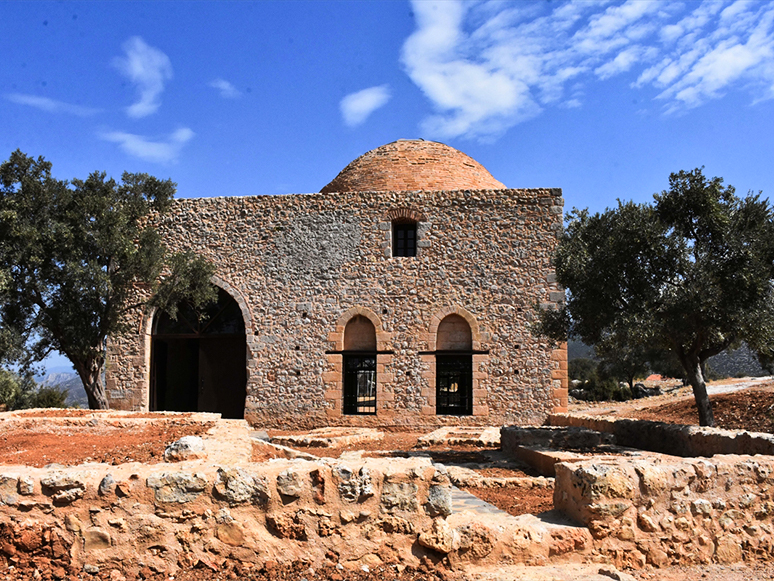 Beçin Antik Kenti'ndeki 600 Yıllık Yelli Cami İbadete Hazır Hale Getirildi