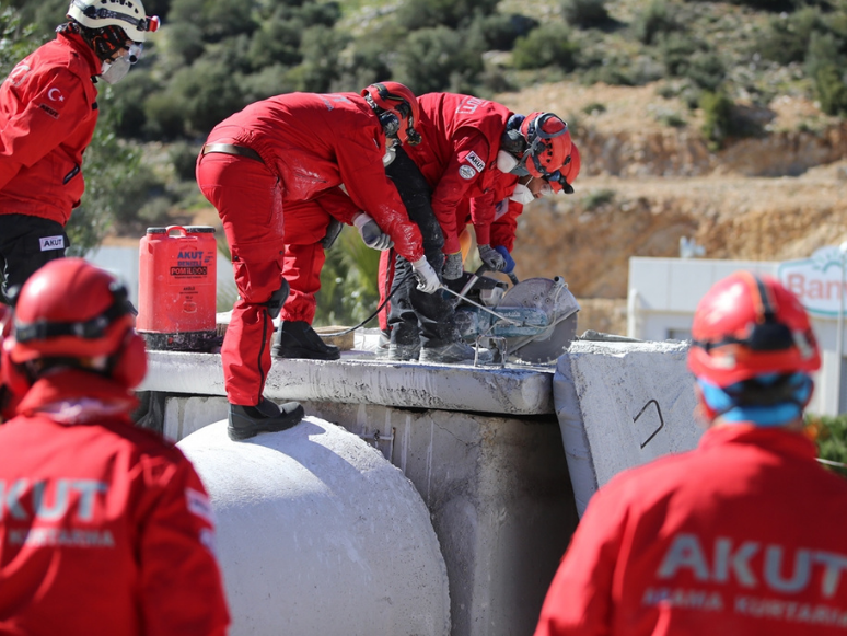 Bodrum'da AKUT Gönüllülerine İleri Seviye Enkazda Arama ve Kurtarma Eğitimi