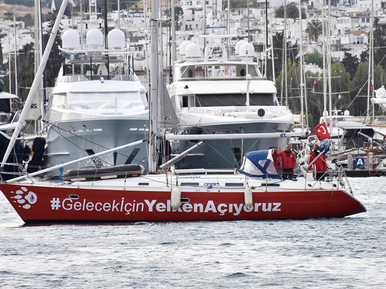 İklim Değişikliğine Dikkati Çekmek İçin Yelken Açan Denizciler, Bodrum'da Mola Verdi