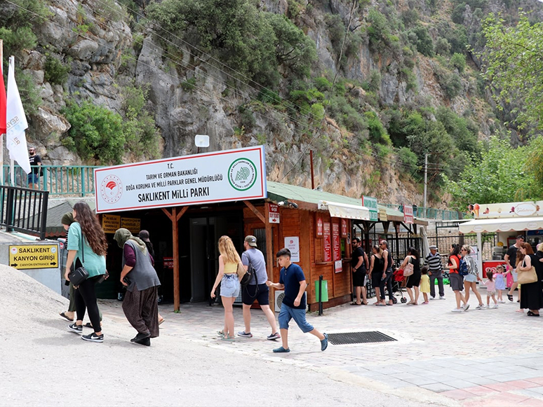 Saklıkent Kanyonu'nda Bayram Tatili Dolayısıyla Yoğunluk Yaşandı