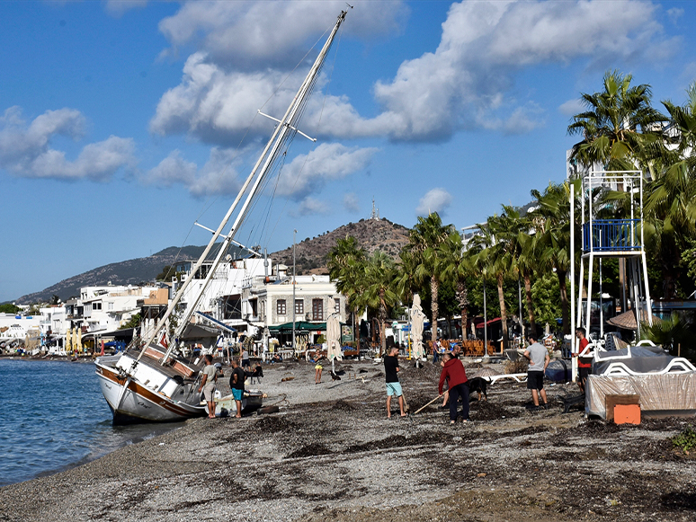 Bodrum'da Bir Tekne Kuvvetli Rüzgâr Nedeniyle Karaya Oturdu